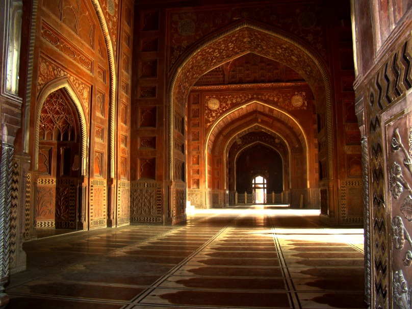 Taj_Mahal_Mosque_Interior_Hall